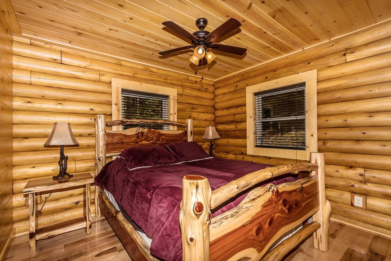 Hocking Hills Cabins & Resort Foxfire Лоуган Екстериор снимка