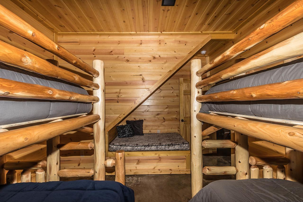 Hocking Hills Cabins & Resort Foxfire Лоуган Екстериор снимка